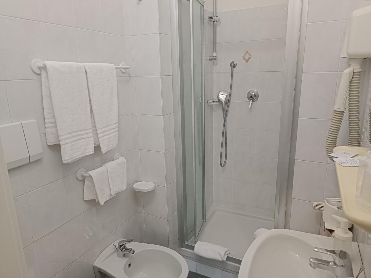 Double or Twin Room with Balcony,1416317472:JPEG